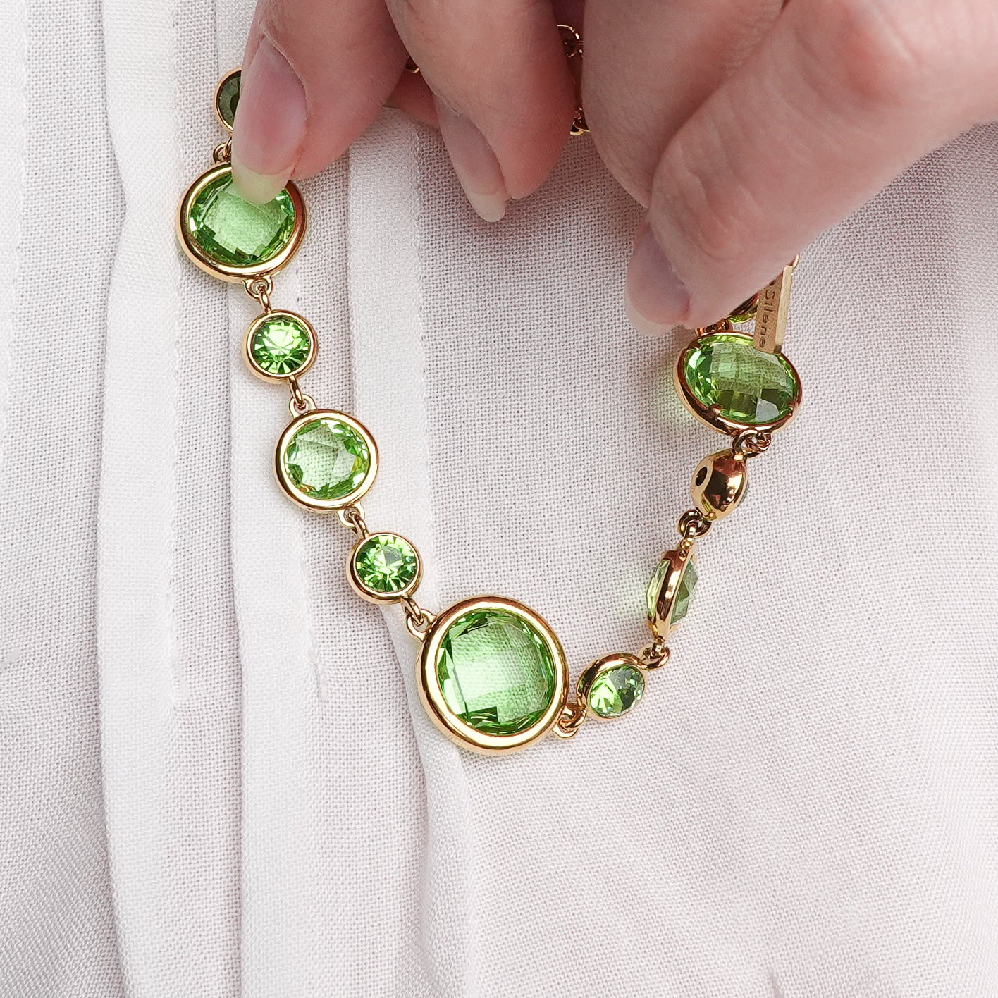 Pulsera Gema Verde bañado en oro