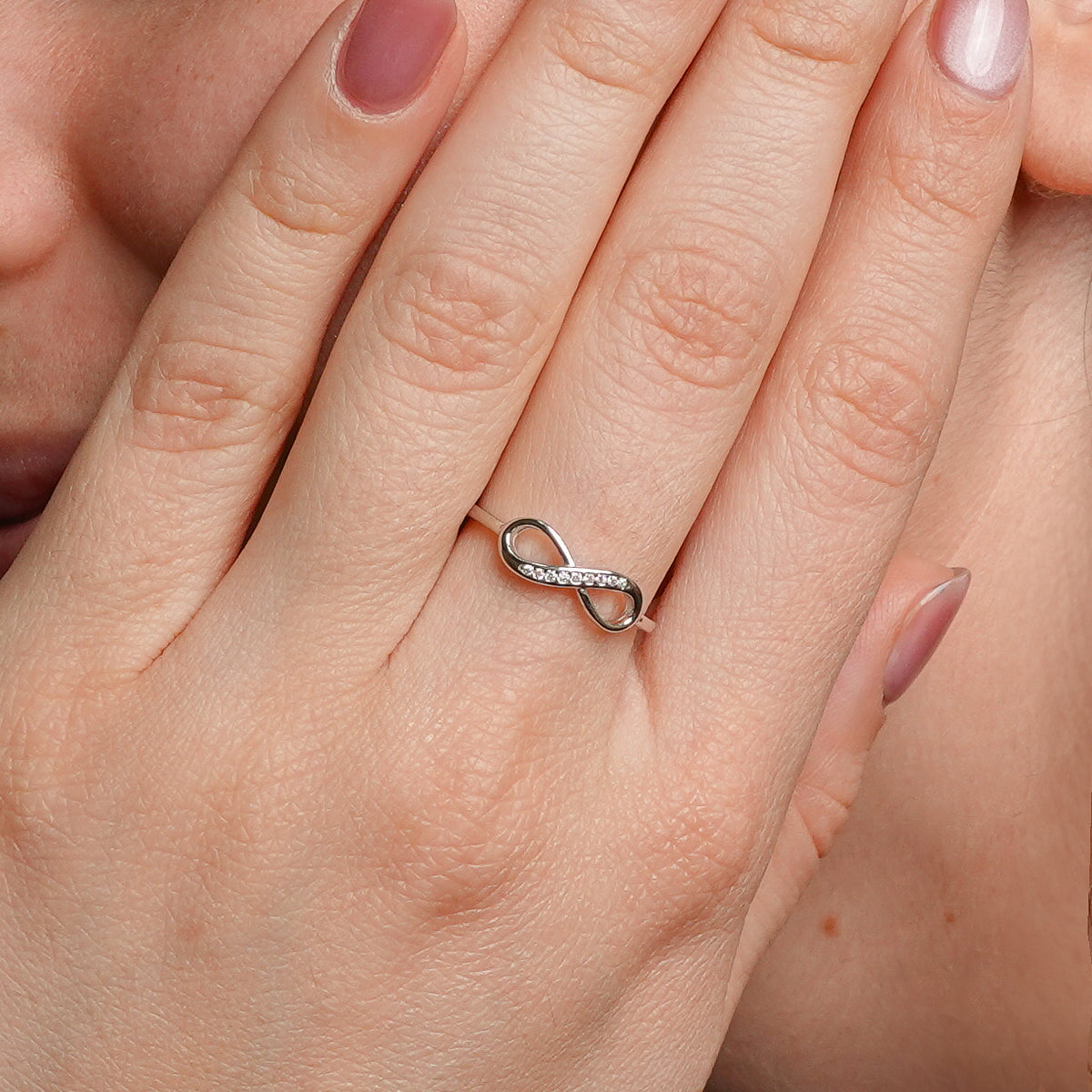Anillo ajustable Infinito circones