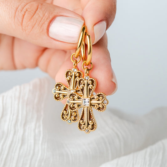 Aros argolla huggie Cruz