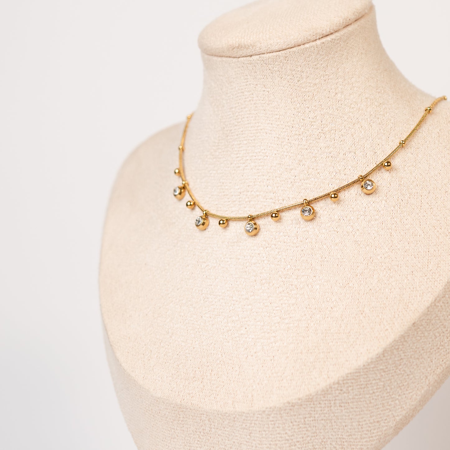 Collar de circones bañado en oro