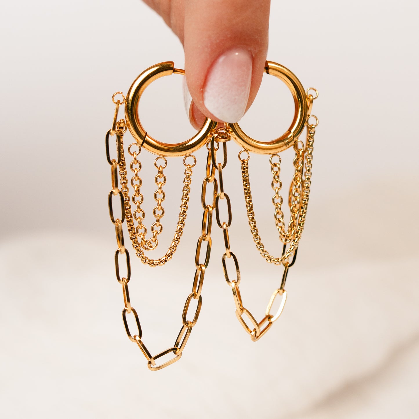 Aros huggie cadenas bold gold