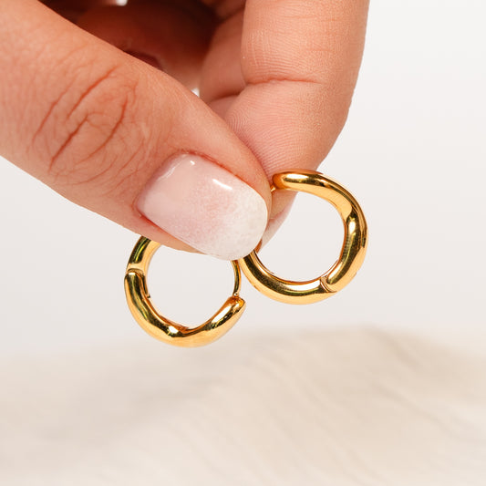 Aros huggie gold curve