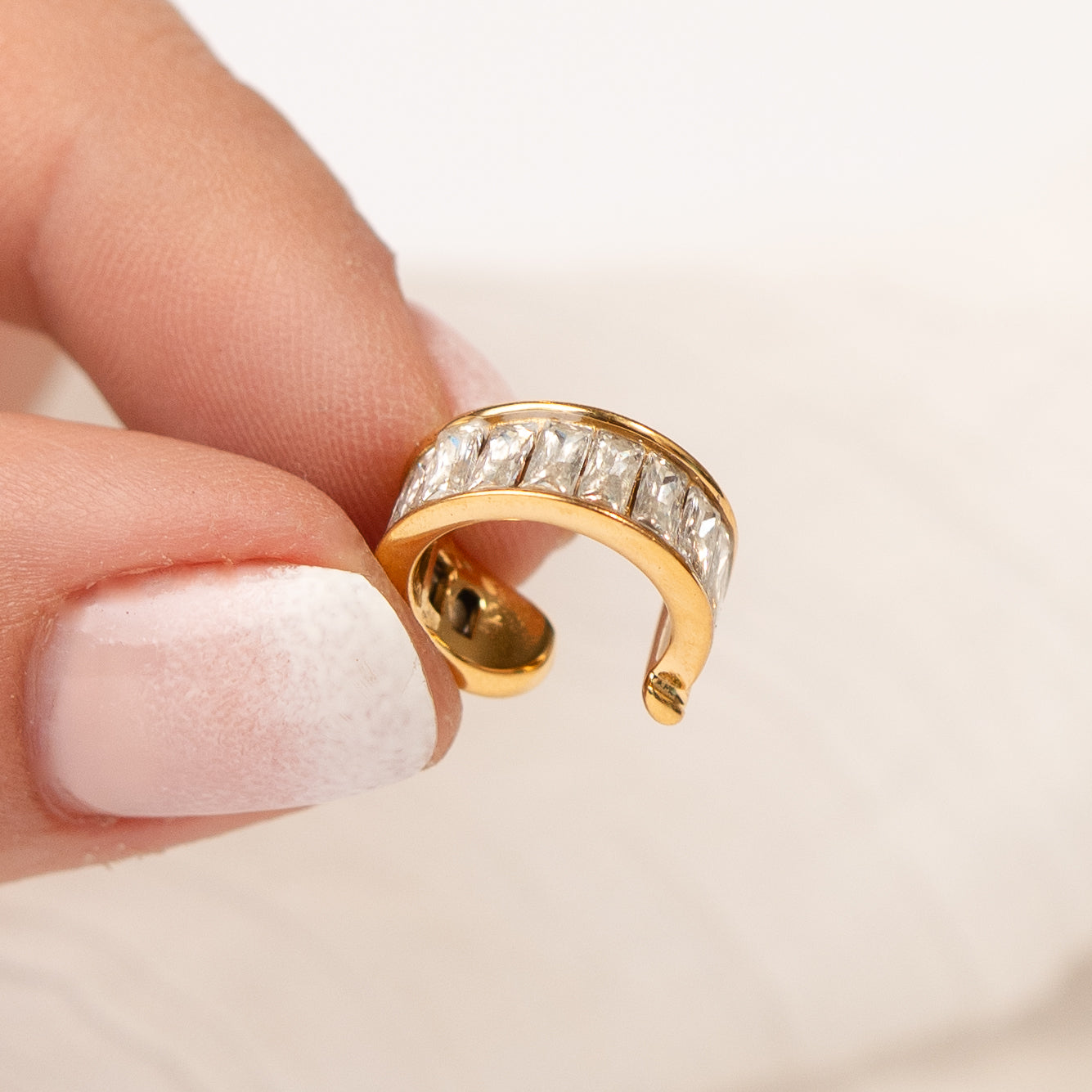 Aro ear cuff circones bañado en oro