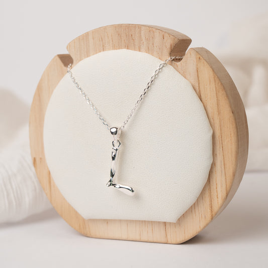 Collar letra L