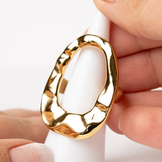 Anillo ajustable minimalista diseño ovalado bañado en oro