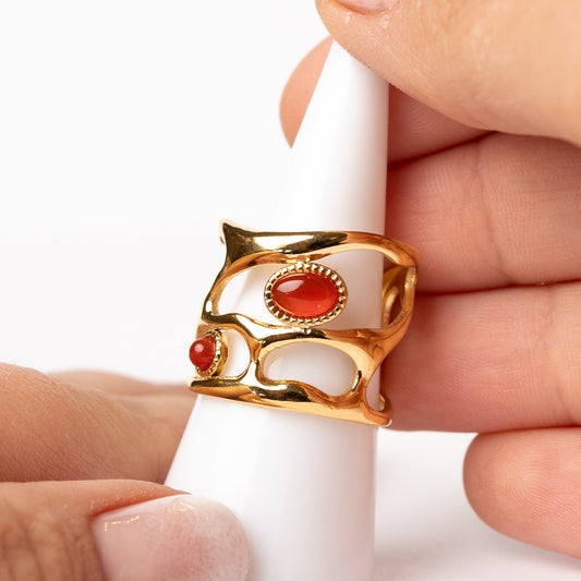 Anillo ajustable diseño rojo bañado en oro