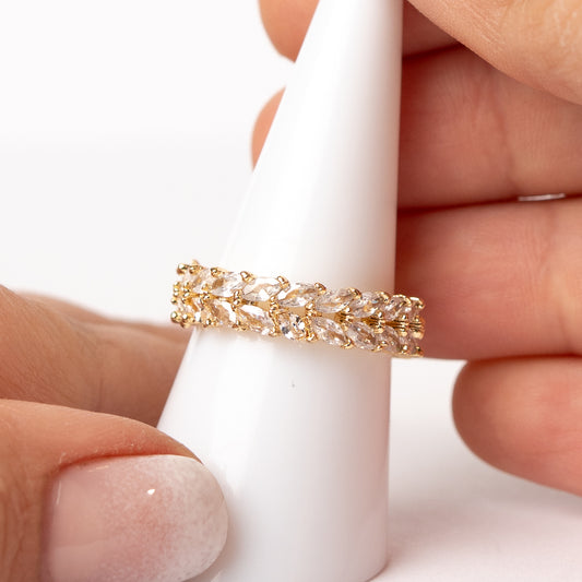 Anillo ajustable hojas de circones bañado en oro