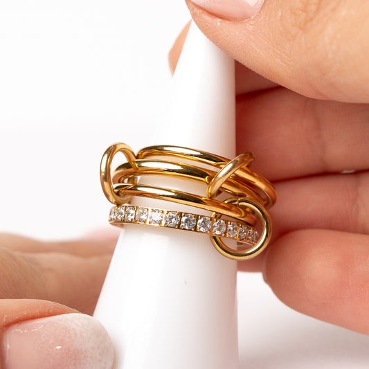 Anillo entrelazado bañado en oro