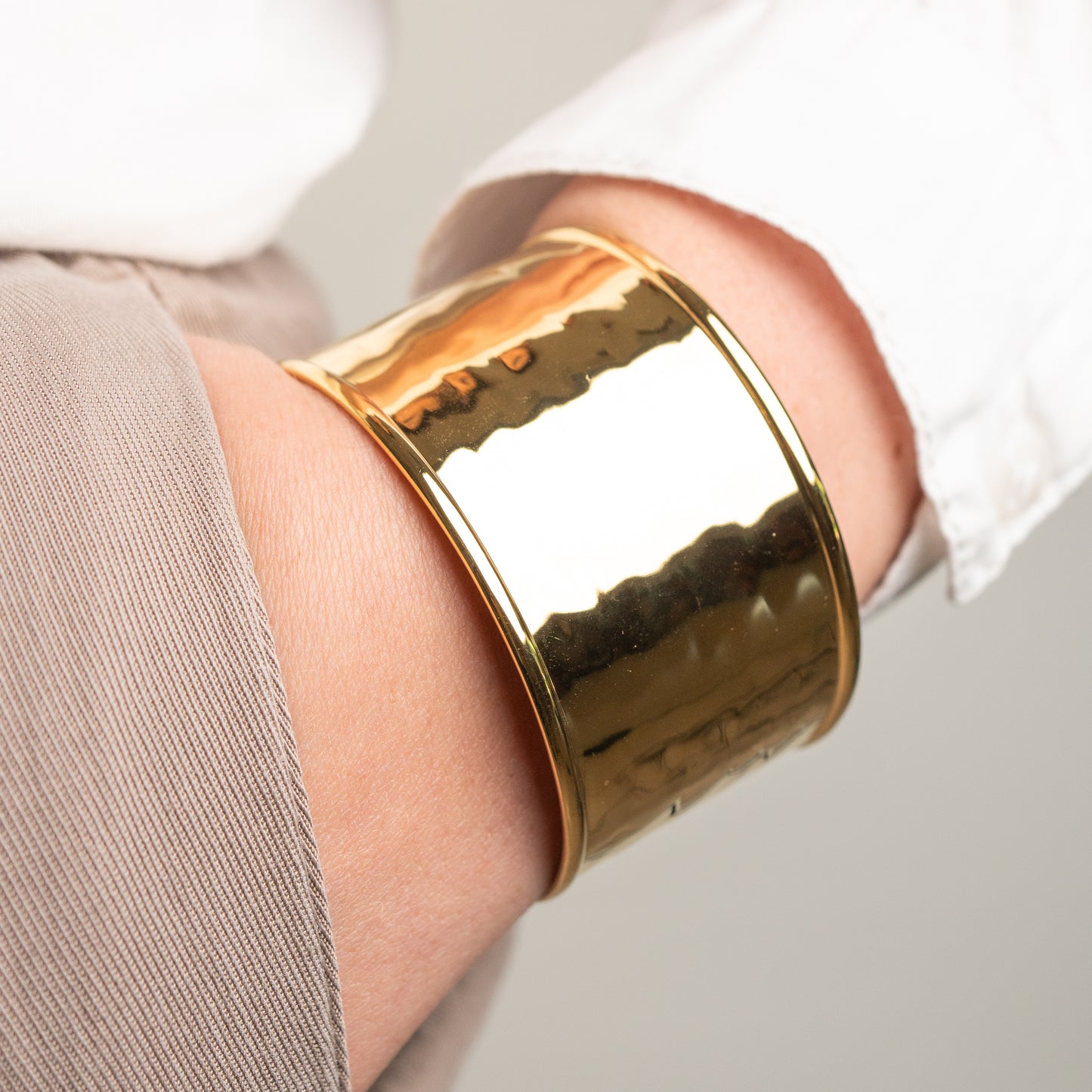 Pulsera esclava lisa bañado en oro