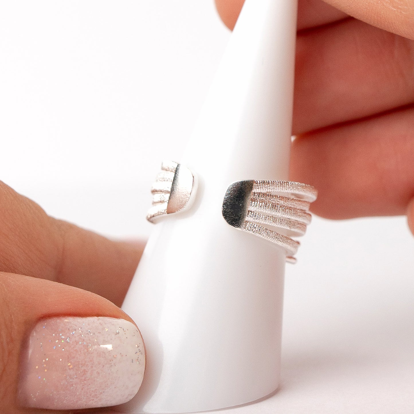 Anillo ajustable lluvia de circones