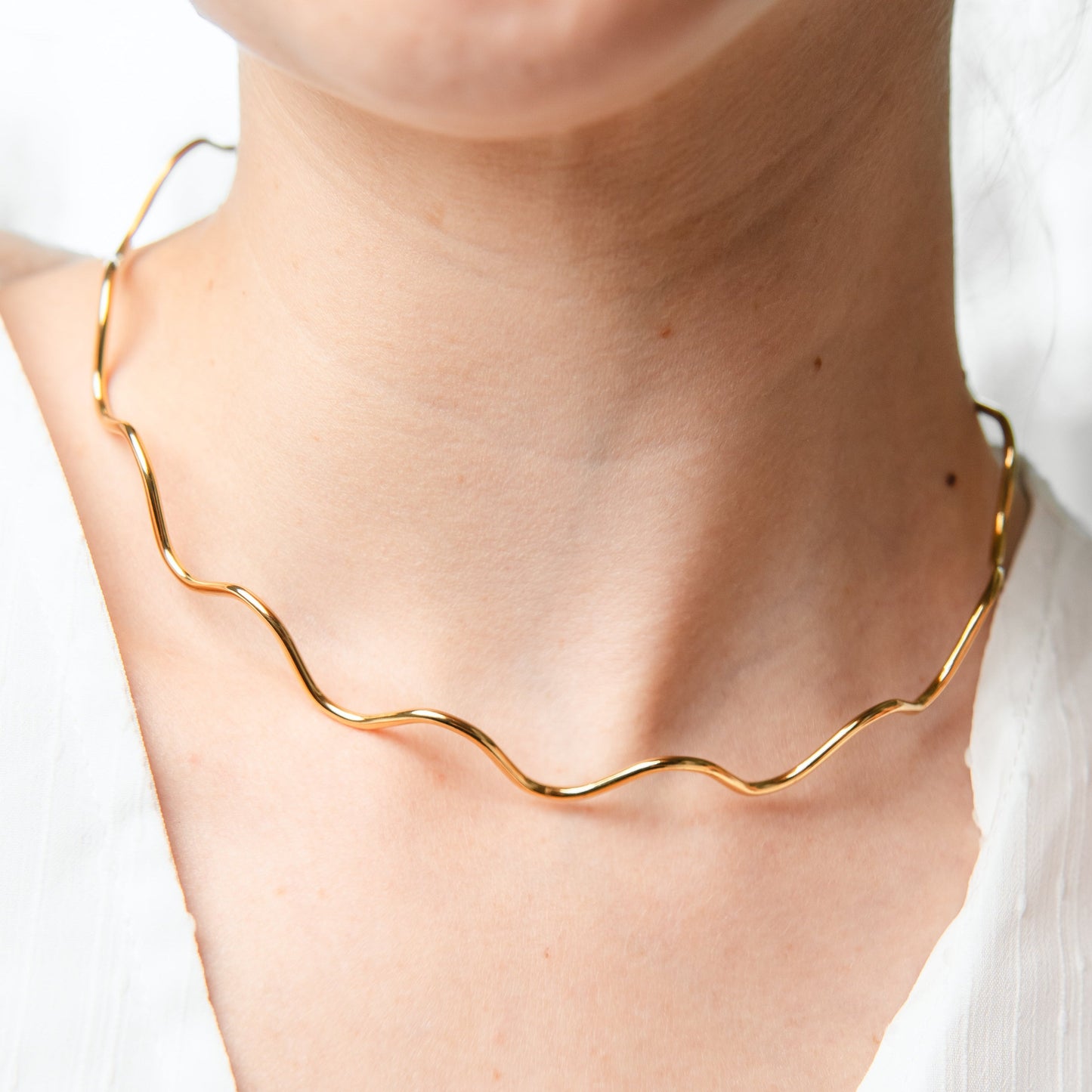 Collar chocker bañado en oro