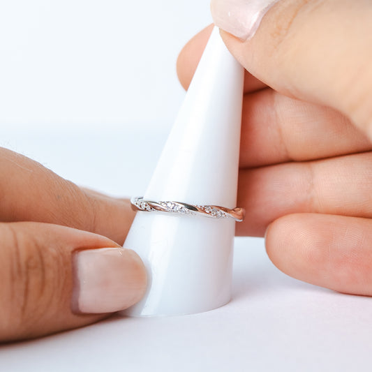 Anillo ajustable circones trenzado