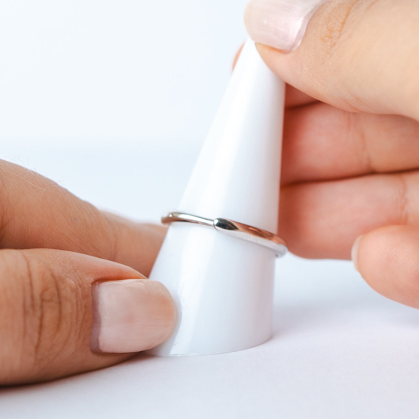 Anillo ajustable circones trenzado