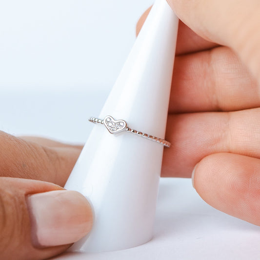 Anillo ajustable corazón brillante delgado