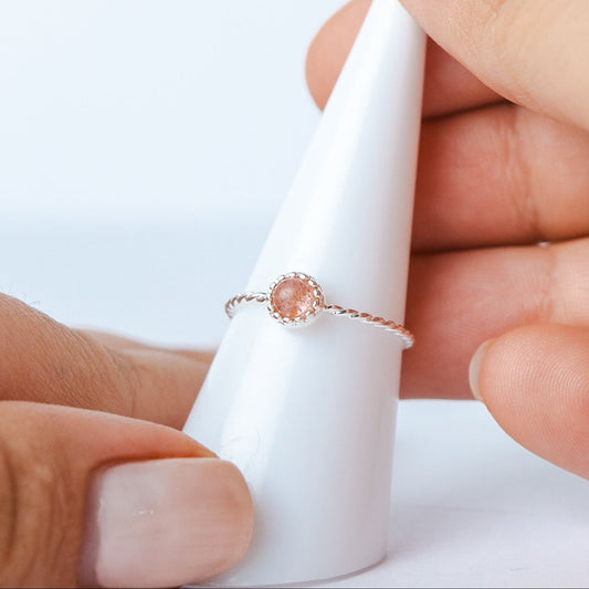 Anillo trenzado piedra rosada