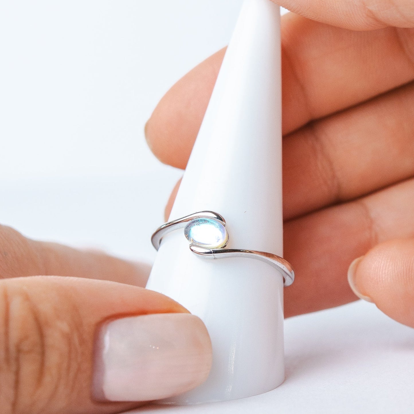 Anillo ajustable ola tornasol