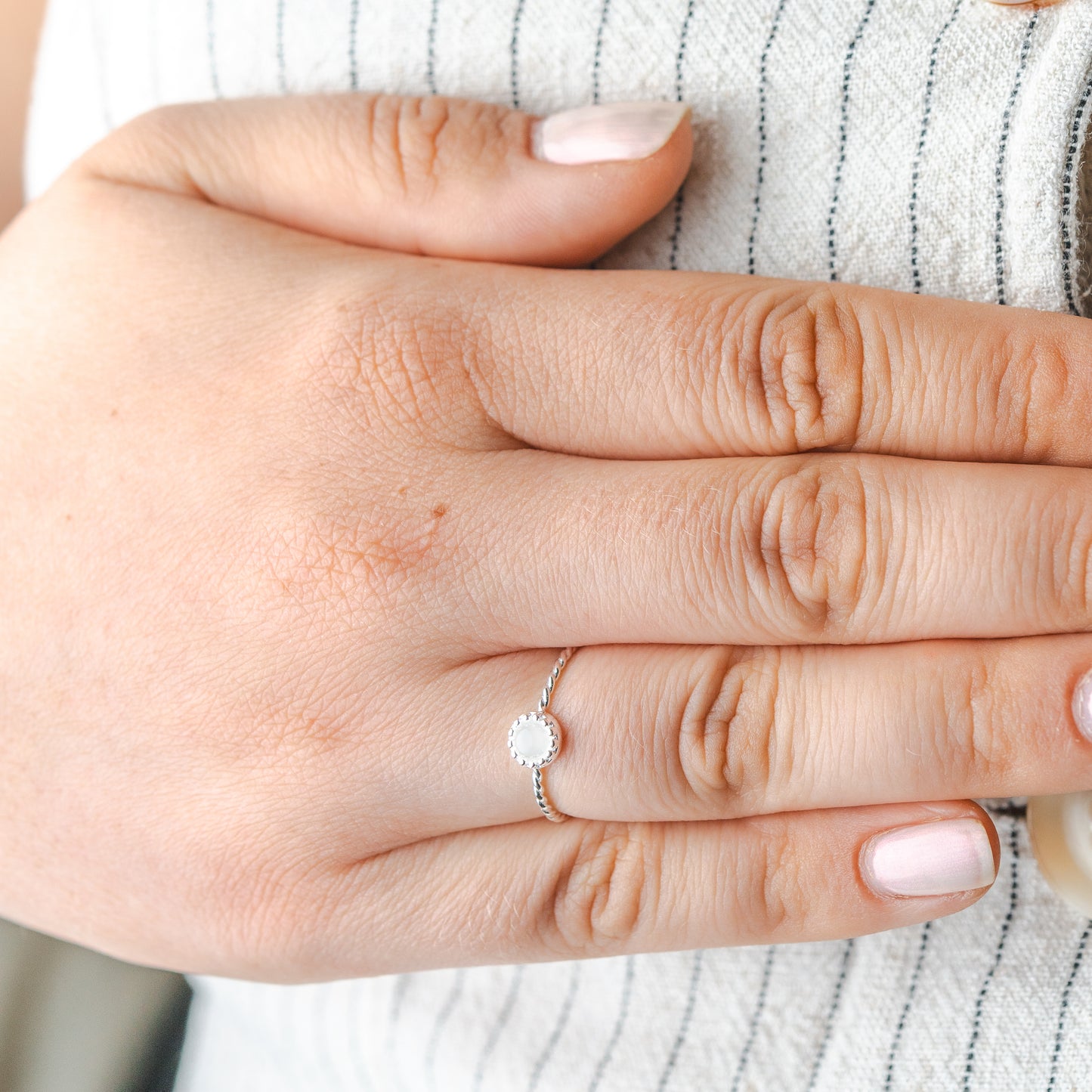 Anillo trenzado piedra blanca