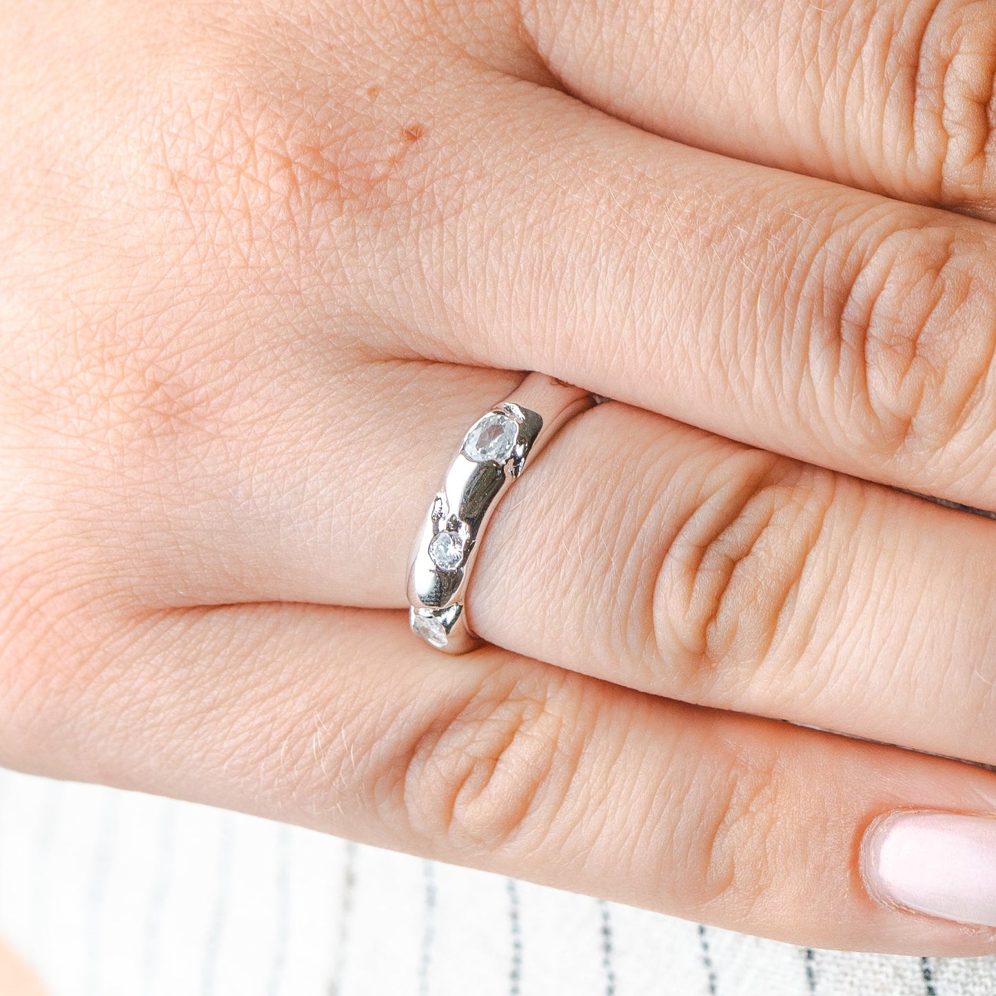 Anillo ajustable orgánico circones