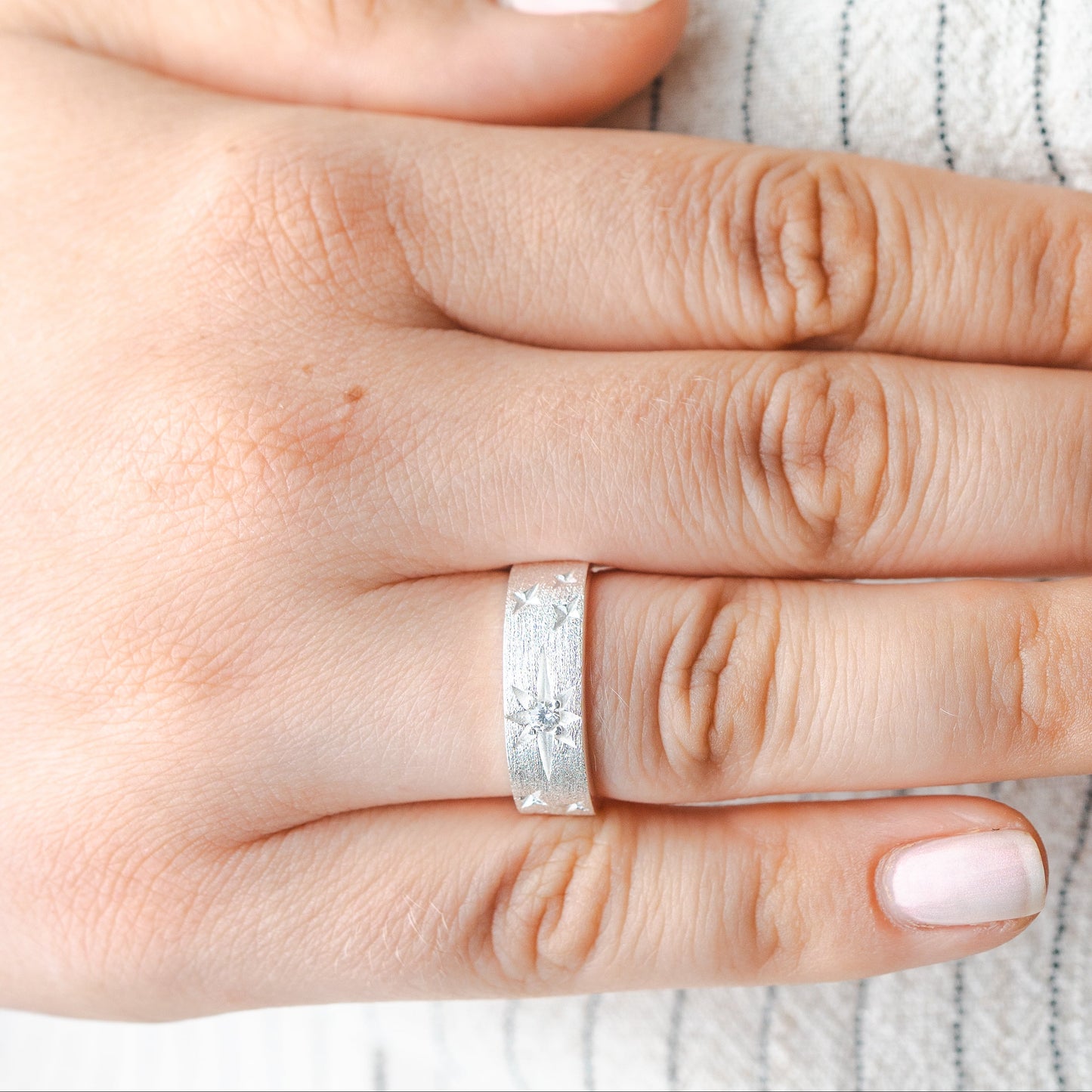 Anillo ajustable estrellas fugaces