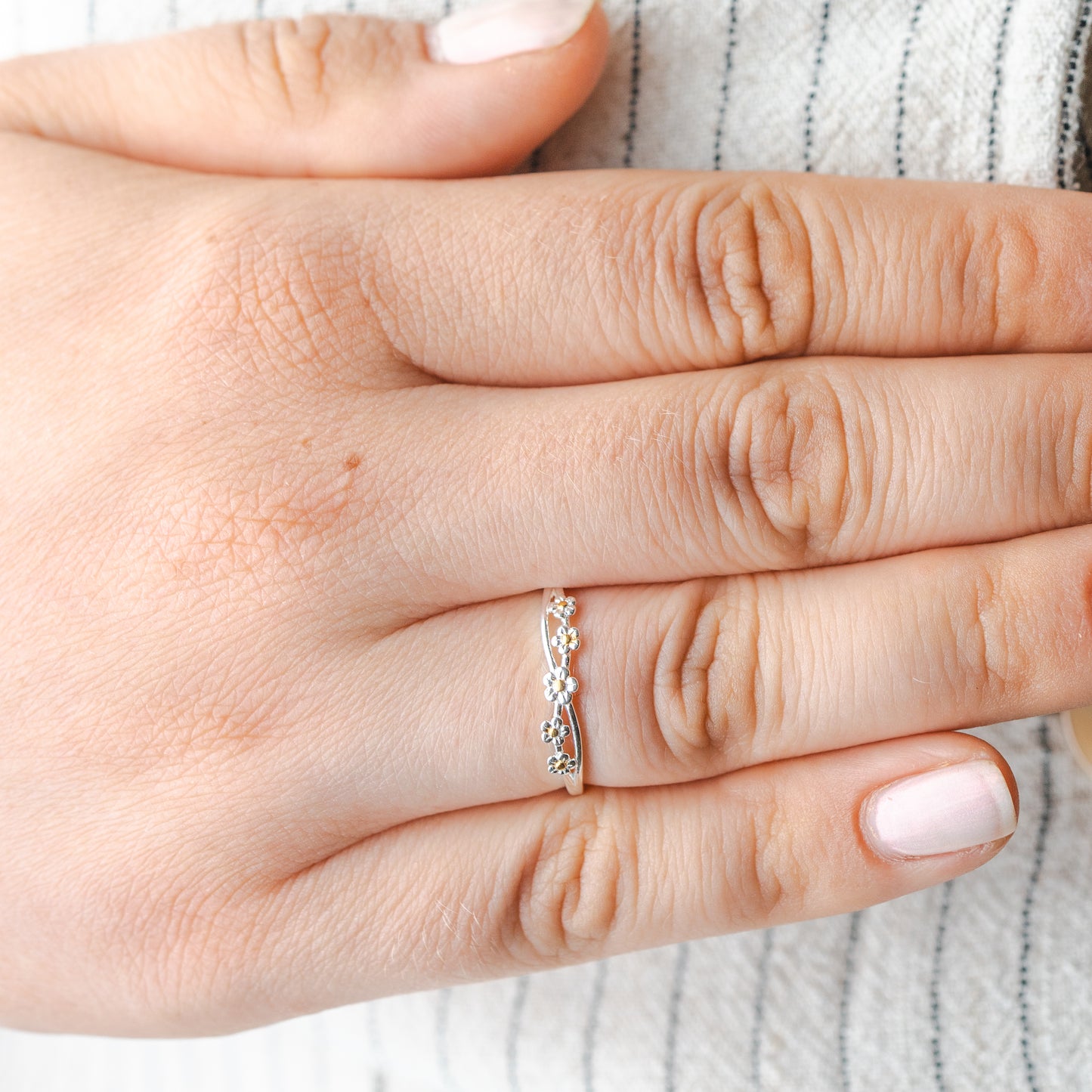 Anillo ajustable flores