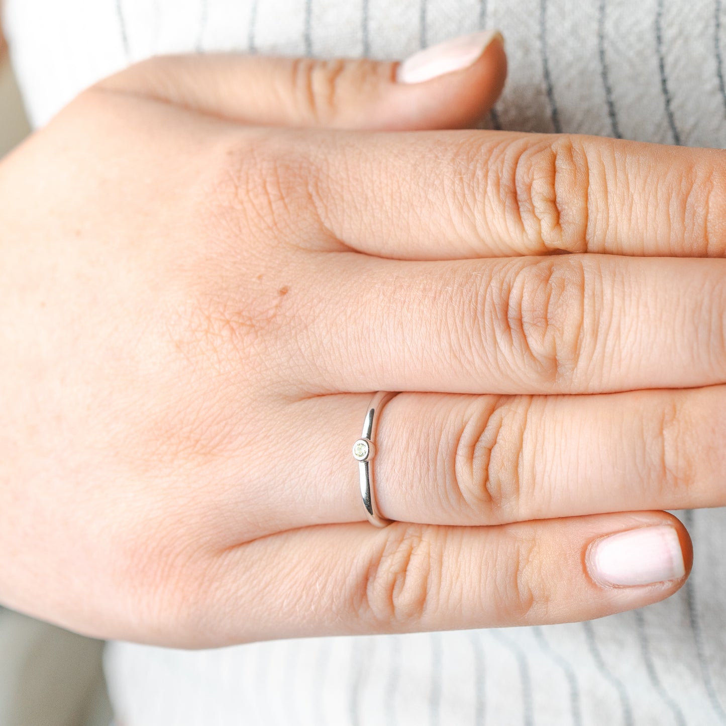 Anillo ajustable circón amarillo minimal