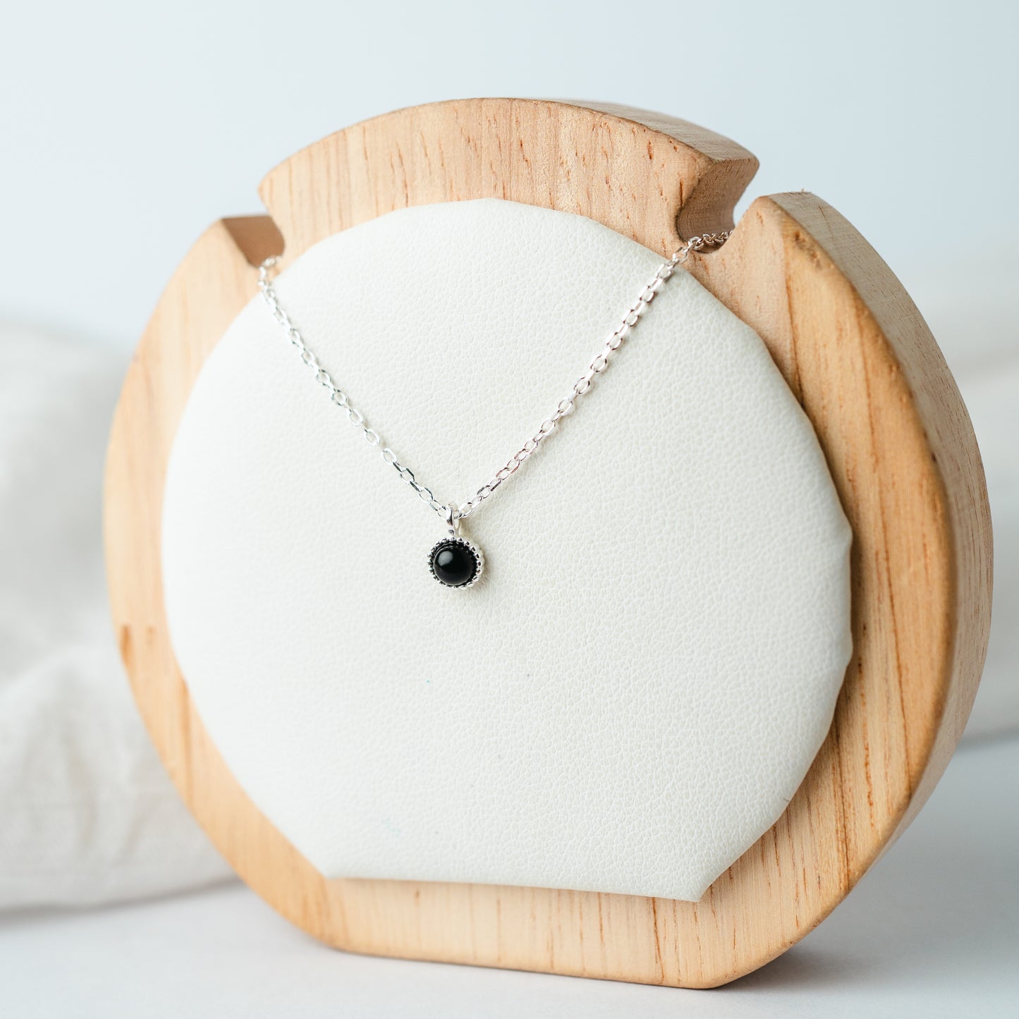 Collar piedra negra