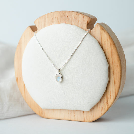 Collar Óvalo piedra luna