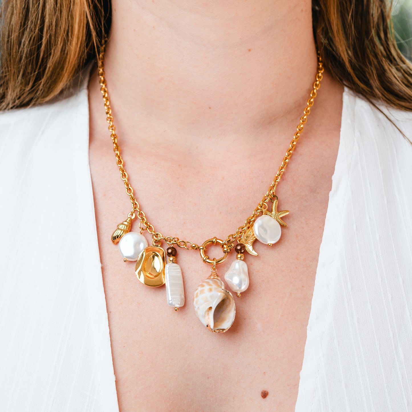 Collar conchita y chiches bañado en oro