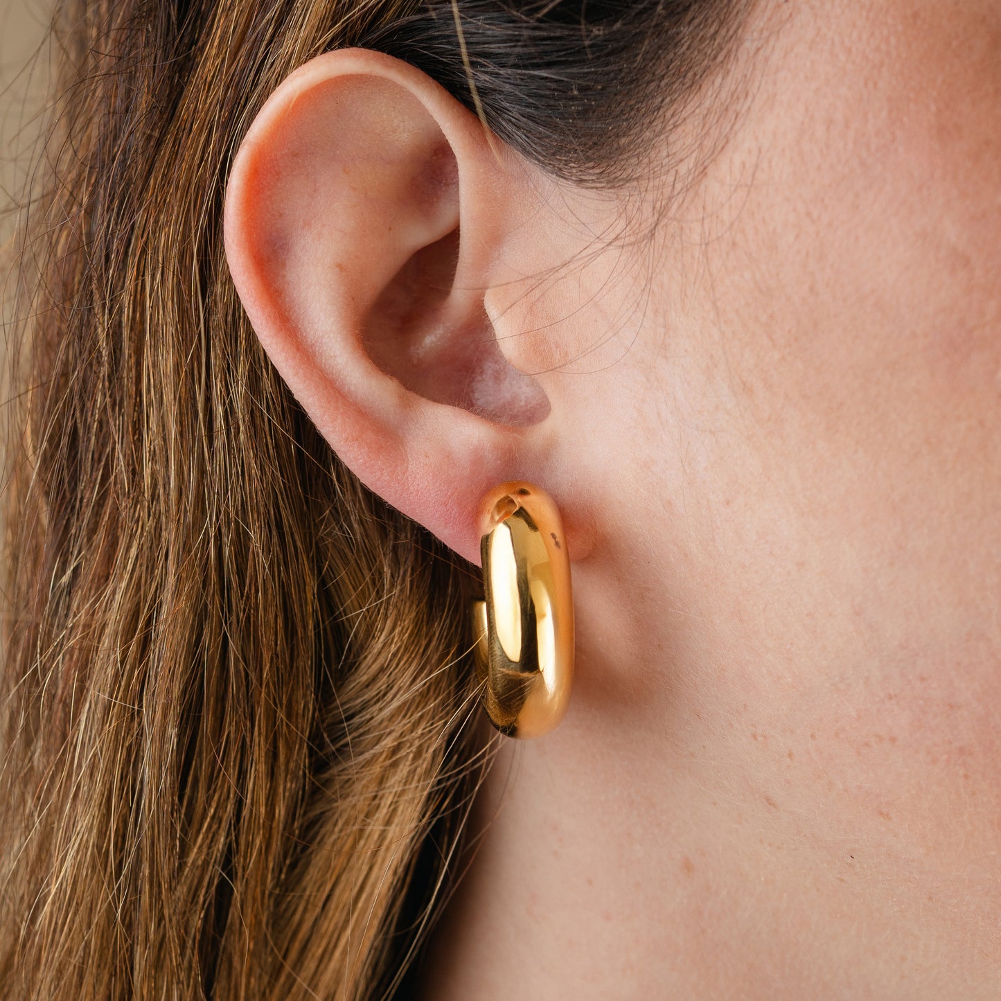 Aros semi argolla bold bañados en oro