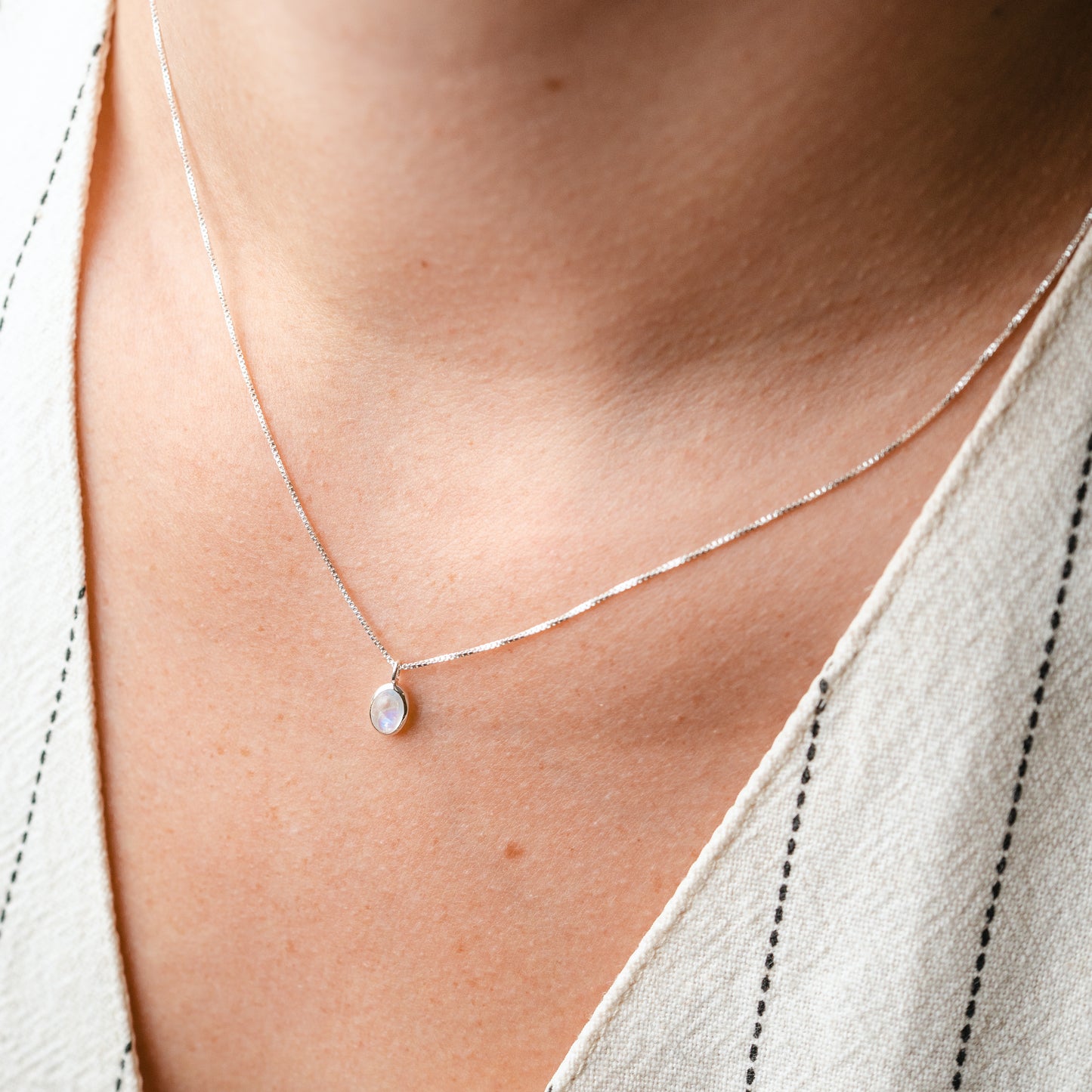 Collar Óvalo piedra luna