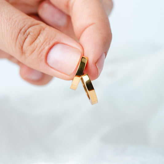 Aros argolla huggie lisa gold