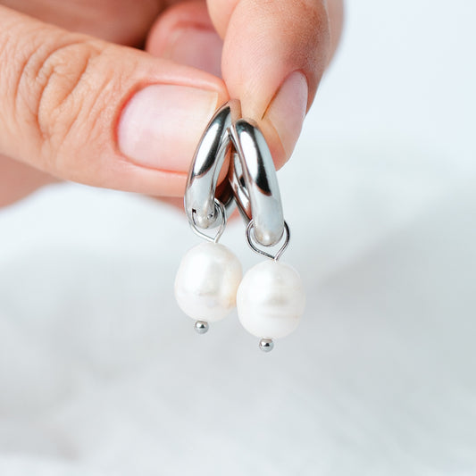 Aros argolla huggie Perla classic silver