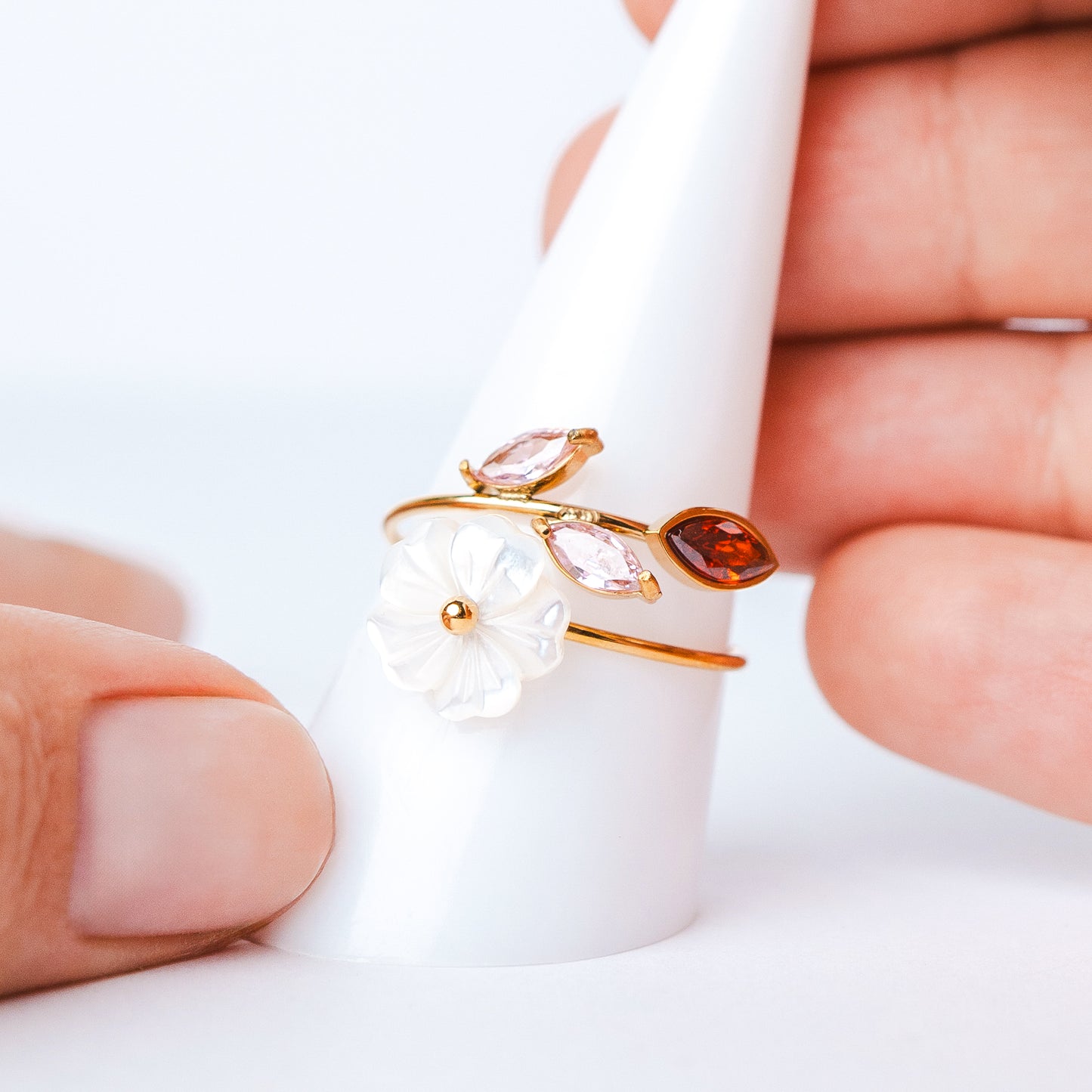 Anillo Flor Nácar Gold