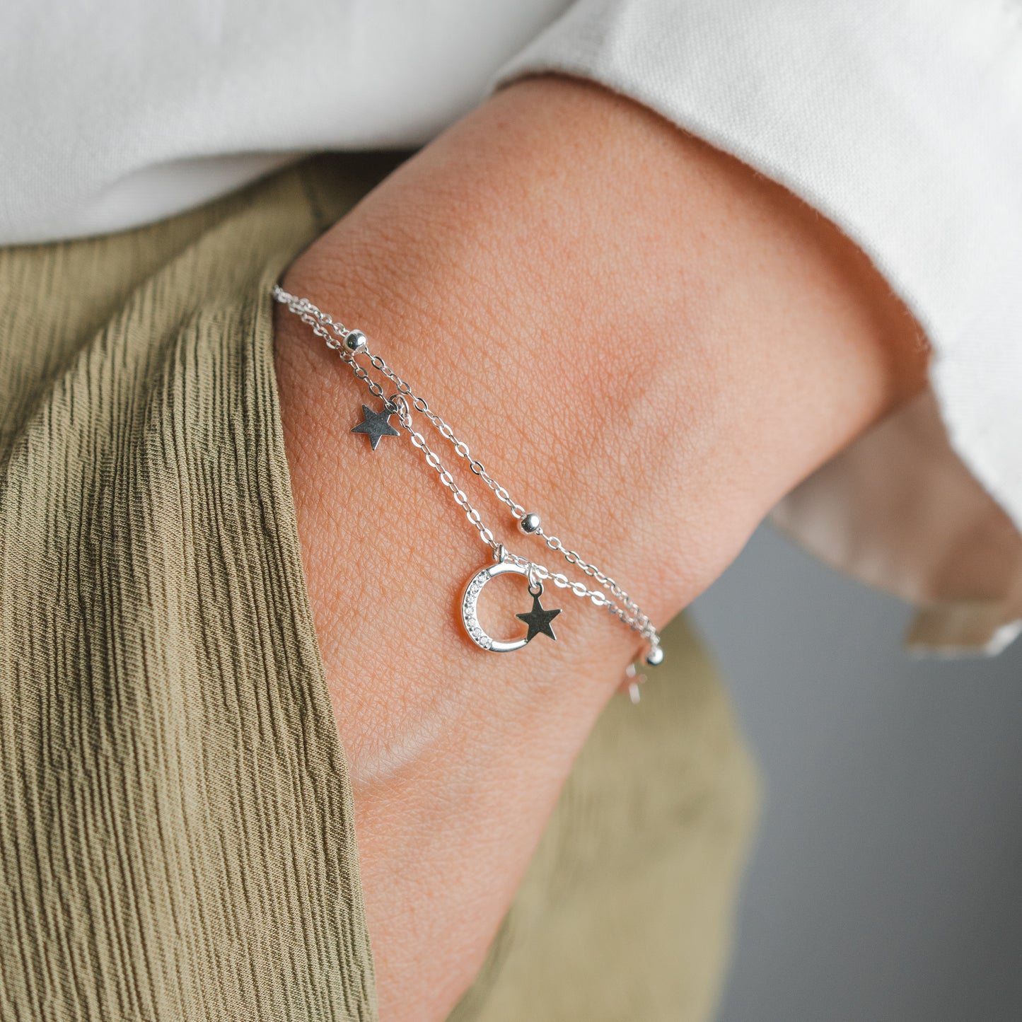 Pulsera doble media luna y estrellas