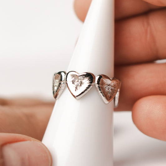 Anillo ajustable corazones circones