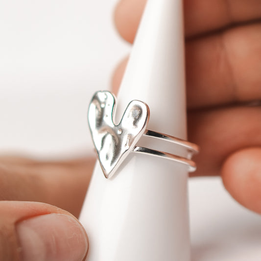 Anillo ajustable corazón martillado