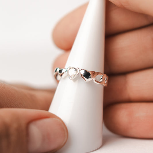Anillo ajustable eslabones corazón circón
