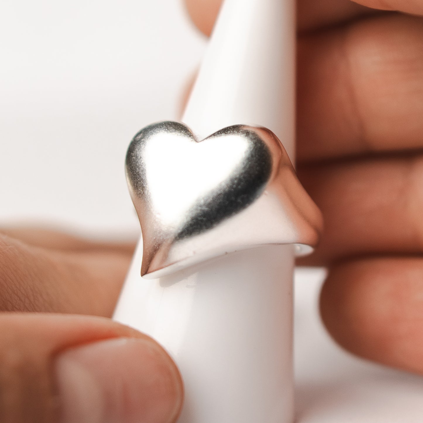 Anillo satinado corazón