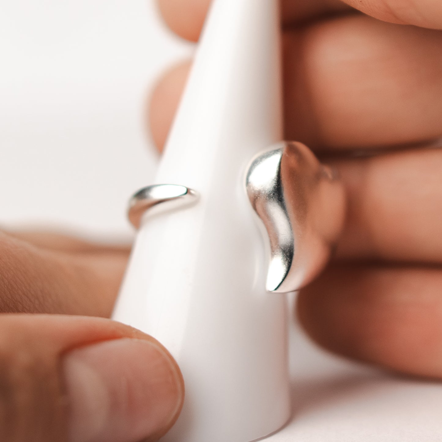 Anillo satinado corazón