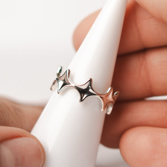 Anillo ajustable estrellas