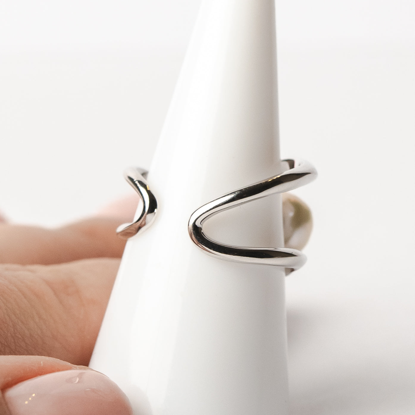 Anillo ajustable doble con perla