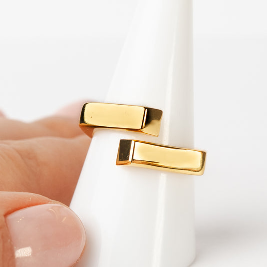 Anillo ajustable diseño bañado en oro