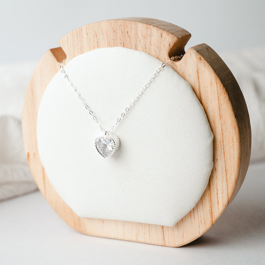 Collar punto corazón