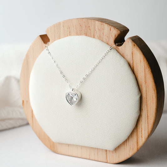 Collar punto de luz corazón
