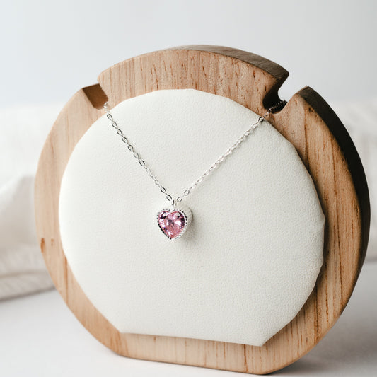 Collar punto de luz corazón rosado