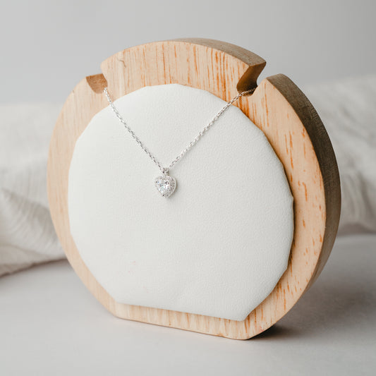 Collar punto de luz corazón pequeño