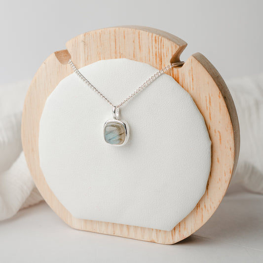 Collar piedra cuadrada