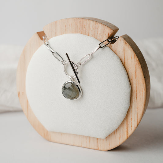 Collar timón piedra