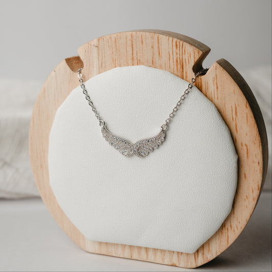 Collar alas circones