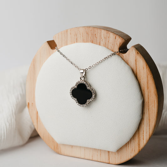 Collar trébol negro circones